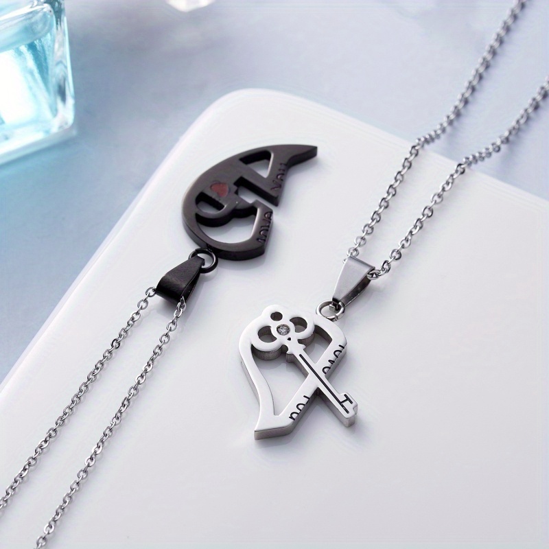 彼と彼女のお揃いのカップルネックレス、スプリットハートロック - Chain Lock Combination のレビューと価格
