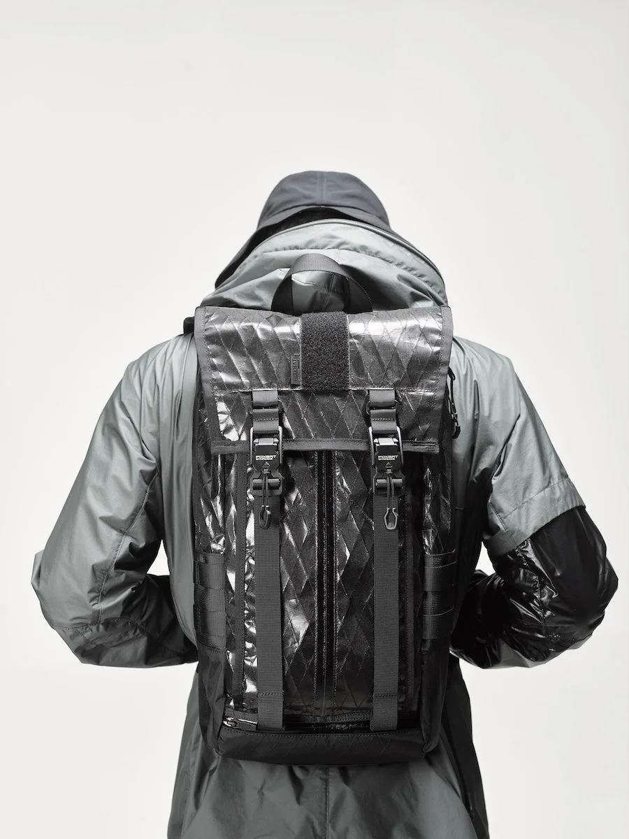 FOXBAT Tsunami タクティカル サイクリング バ - Cycling Commuter Backpack Laptop のレビューと価格